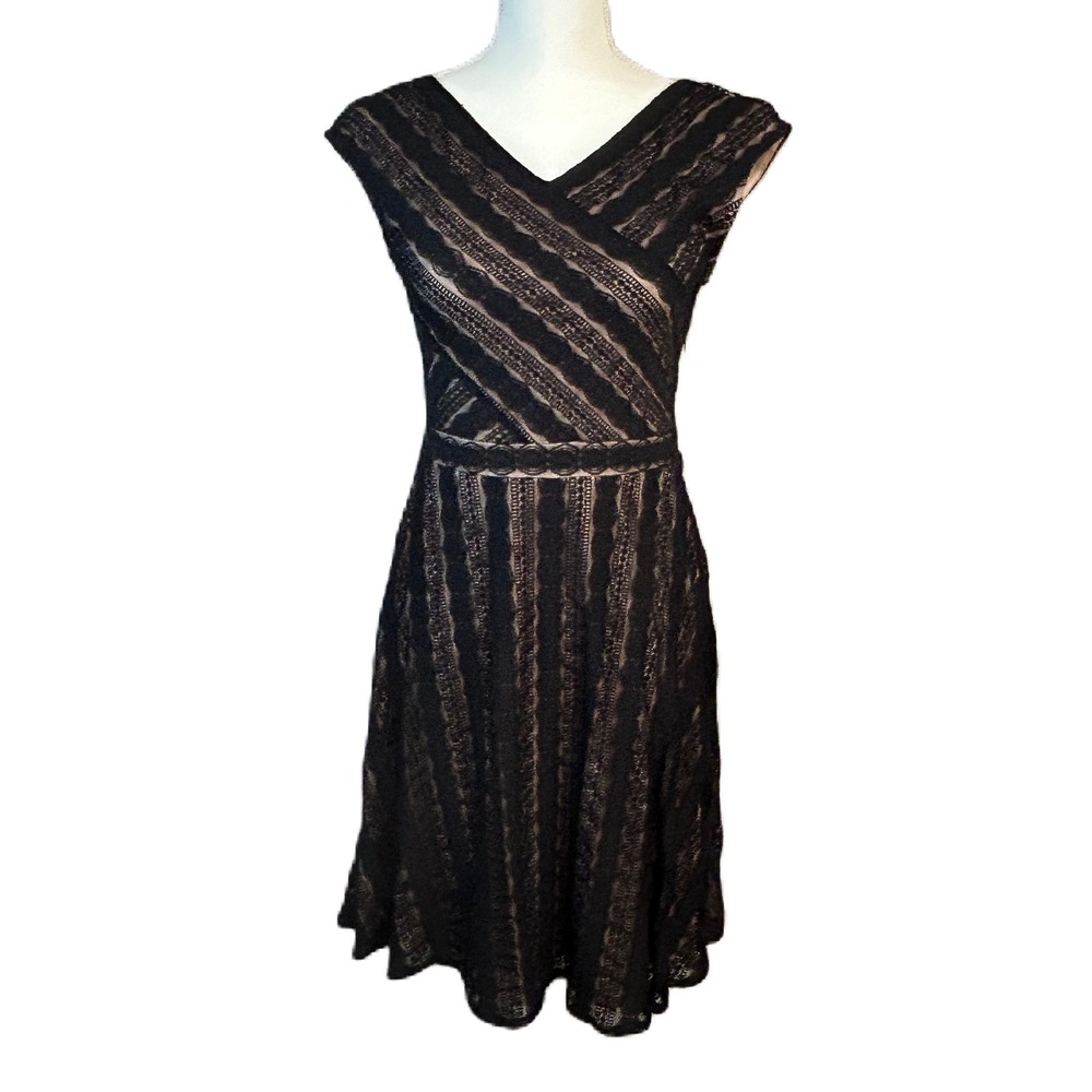 CB Women Black Lace Dress Size 4 Lined Surplice V-Neck Event dark Coquette Event